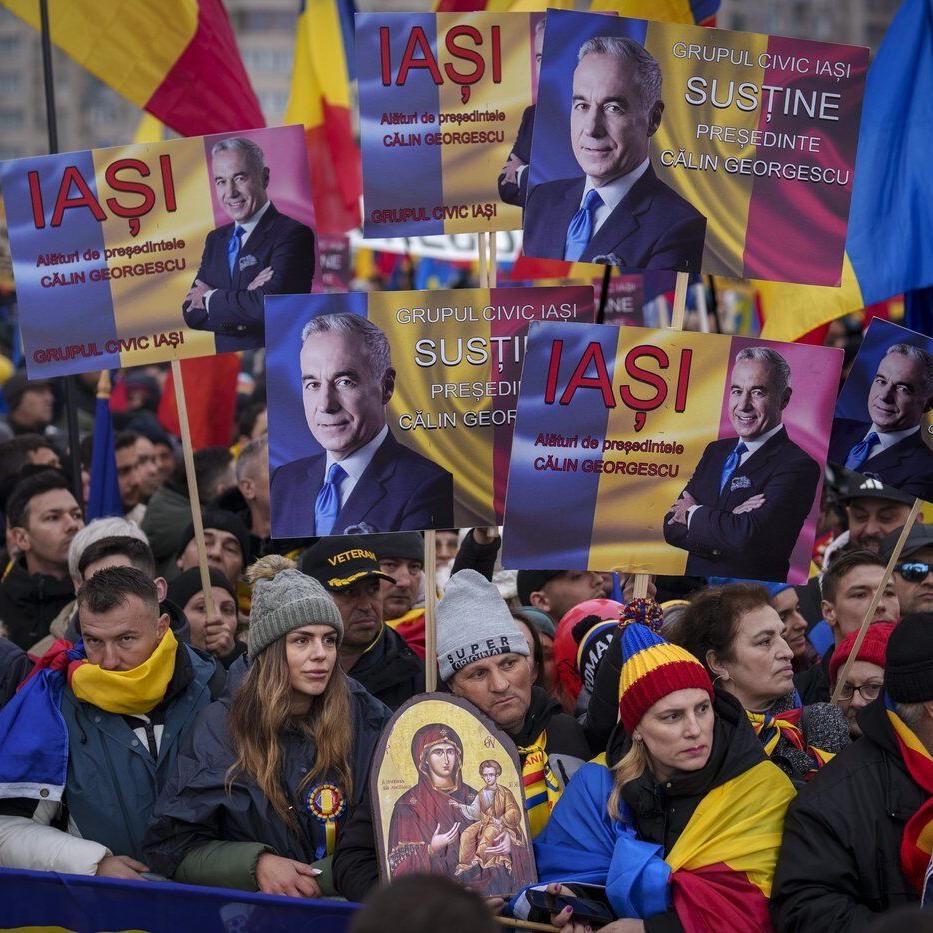 Tens of thousands of anti-government protesters hold rally ahead of Romania's election rerun